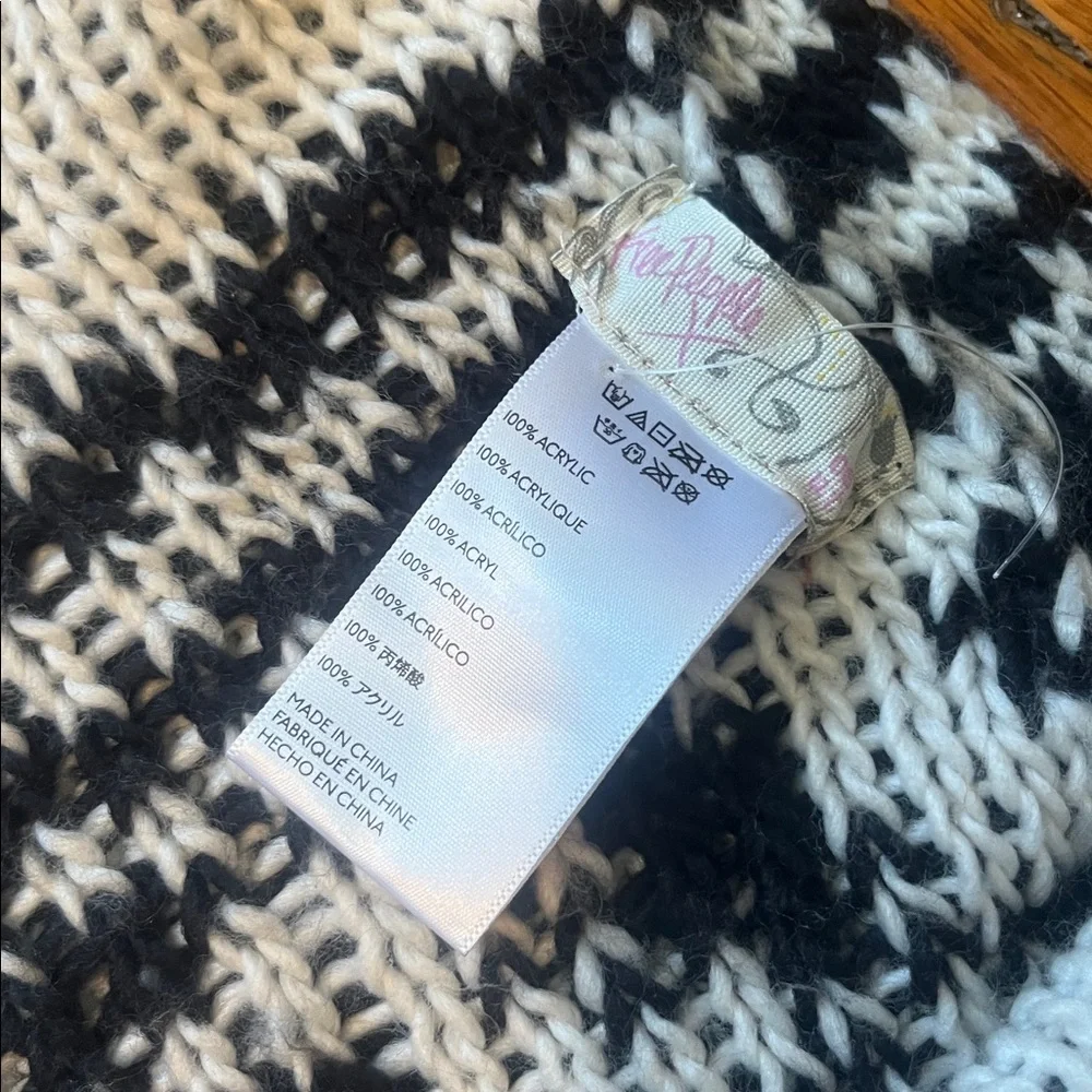 Free people chunky blanket white/black knitted scarf cozy boho oversized